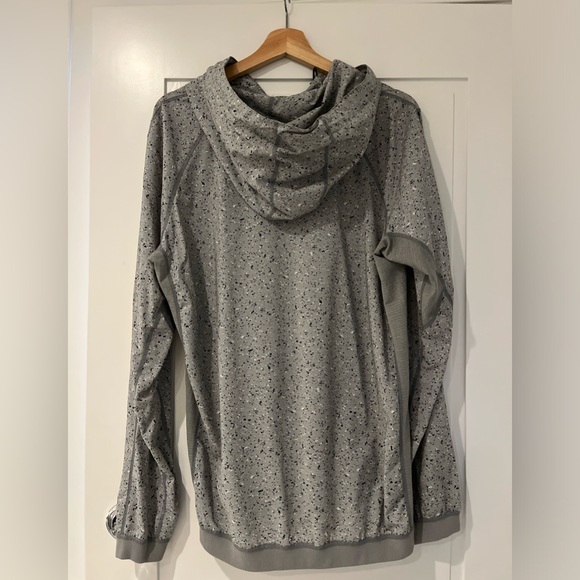 Reigning champ pull over athletic wear - Picture 3 of 4